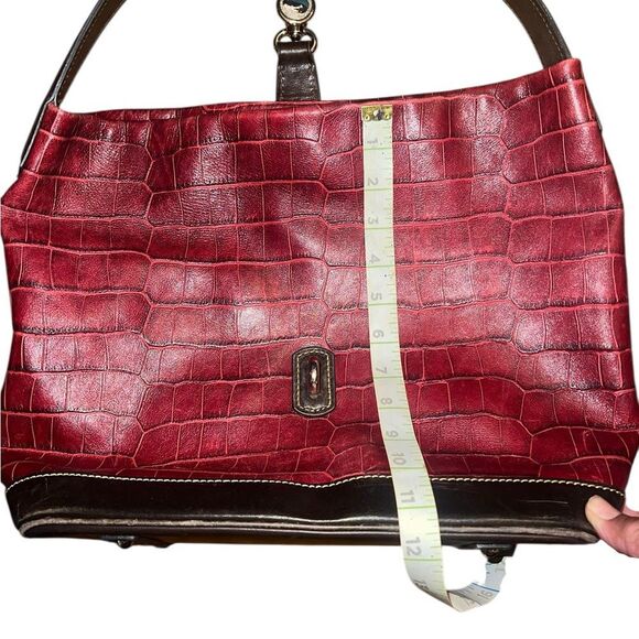 Dooney & Bourke Elegant Red Crocodile-Embossed Women's Bag - Picture 8 of 9